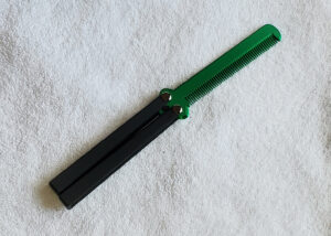 Black Handle, Green silk comb