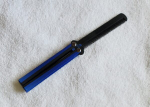 Mister Bony - TT - Silk Blue and Black Handle, Black Comb
