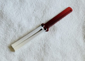 Silk White Handle, Red Comb